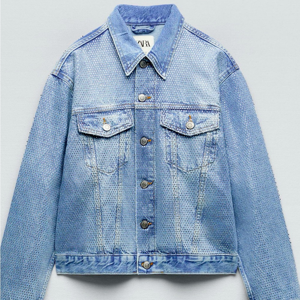 Jean jacket with sparkles
Size S
Brand Zara